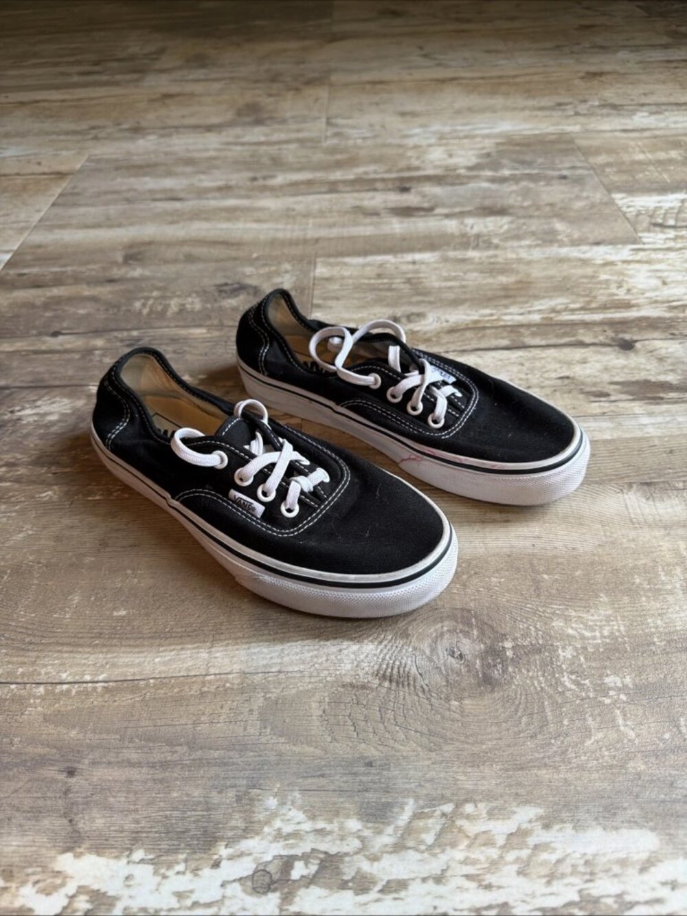 VANS Authentic Classic Black White Casual Shoes Sneakers Women’s 7